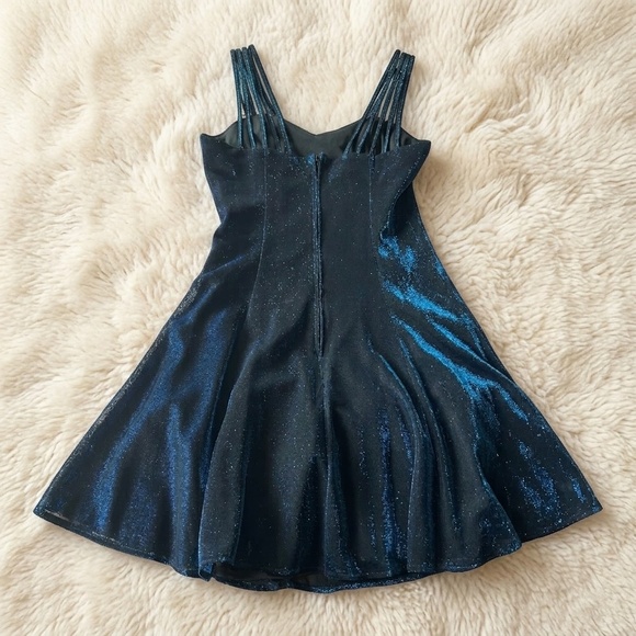 Glittery Blue Sparkle Prom/Cocktail Dress with Vintage Retro Vibe - Picture 4 of 4